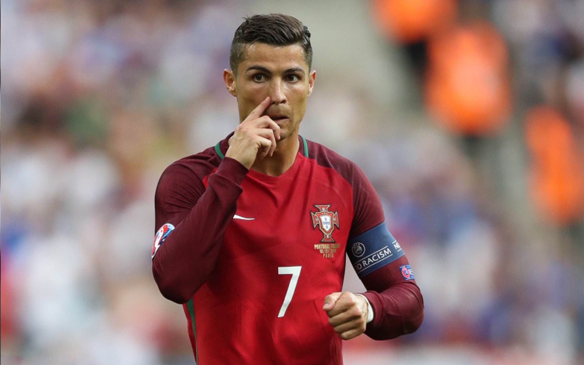 凯尔特人全面压制活塞,布克成为关键先生